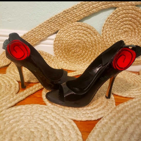 NWTs patent leather 3-D rose flower d'orsay pumps - Picture 12 of 12